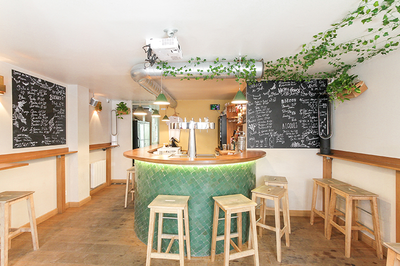 bar la toute petite culotte