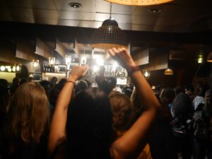 Apéro Célibataire x Karaoké à Paris 💖🎶 @ Bar festif du Yonko Bar